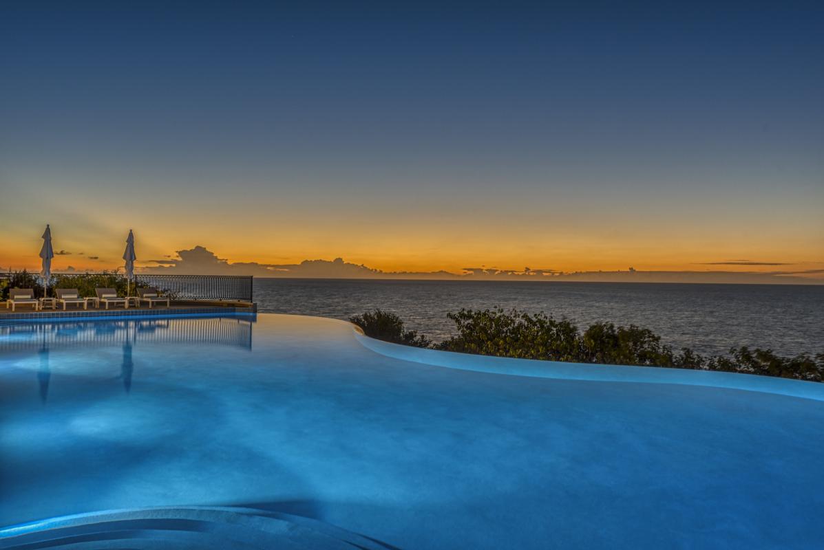54 Location villa piscine vue mer Terres Basses Saint Martin_couche de soleil